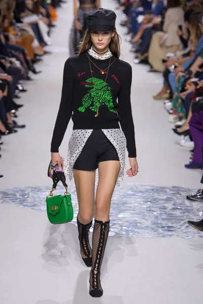 Look 43